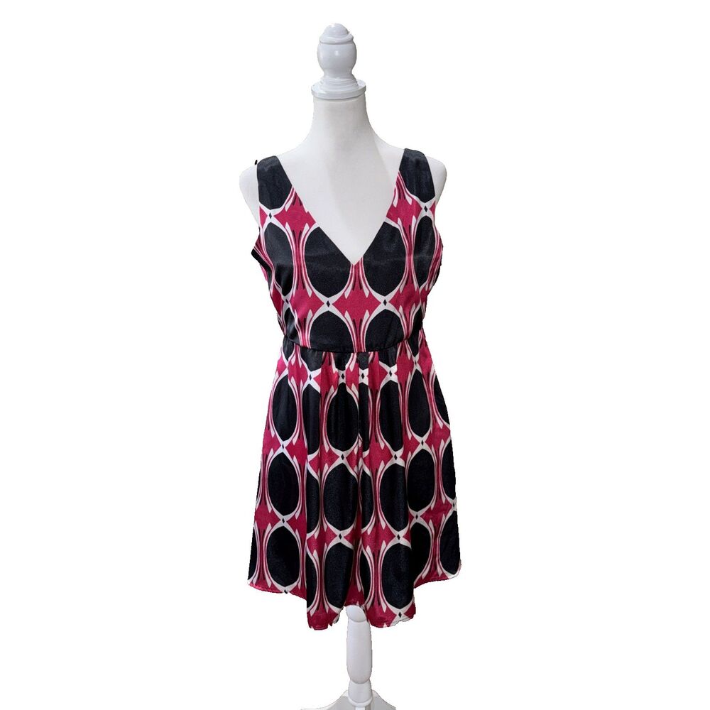 dBy Ltd Satin Mini Dress Fuchsia Black White Geometric V Neck Fit Flare 6 NWT